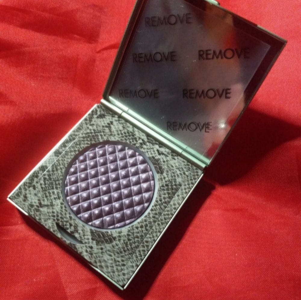 Mally Beauty EffortlessAirbrush Eyeshadow -Sugarplum [purple] Made in Italy -NEW